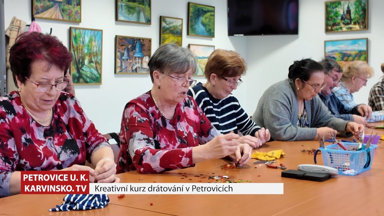 Tradiční řemeslo ožilo v Petrovicích - Dámy si vyrobily kouzelné drátované stromečky! 