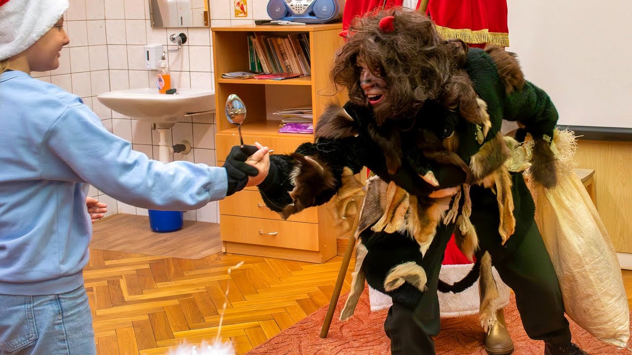 Mikulášská nadílka na školách