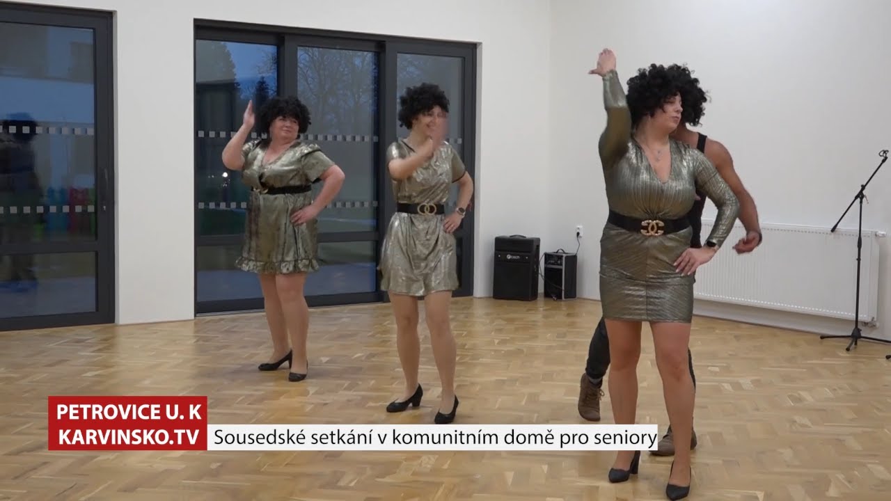 Sousedské setkání v komunitním centru pro seniory