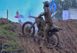 Motokrosové závody letos skrápěl déšť 