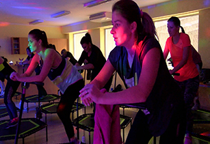 Jumping - Hatha Yoga - Bodystyling ► Společné cvičení pro veřejnost